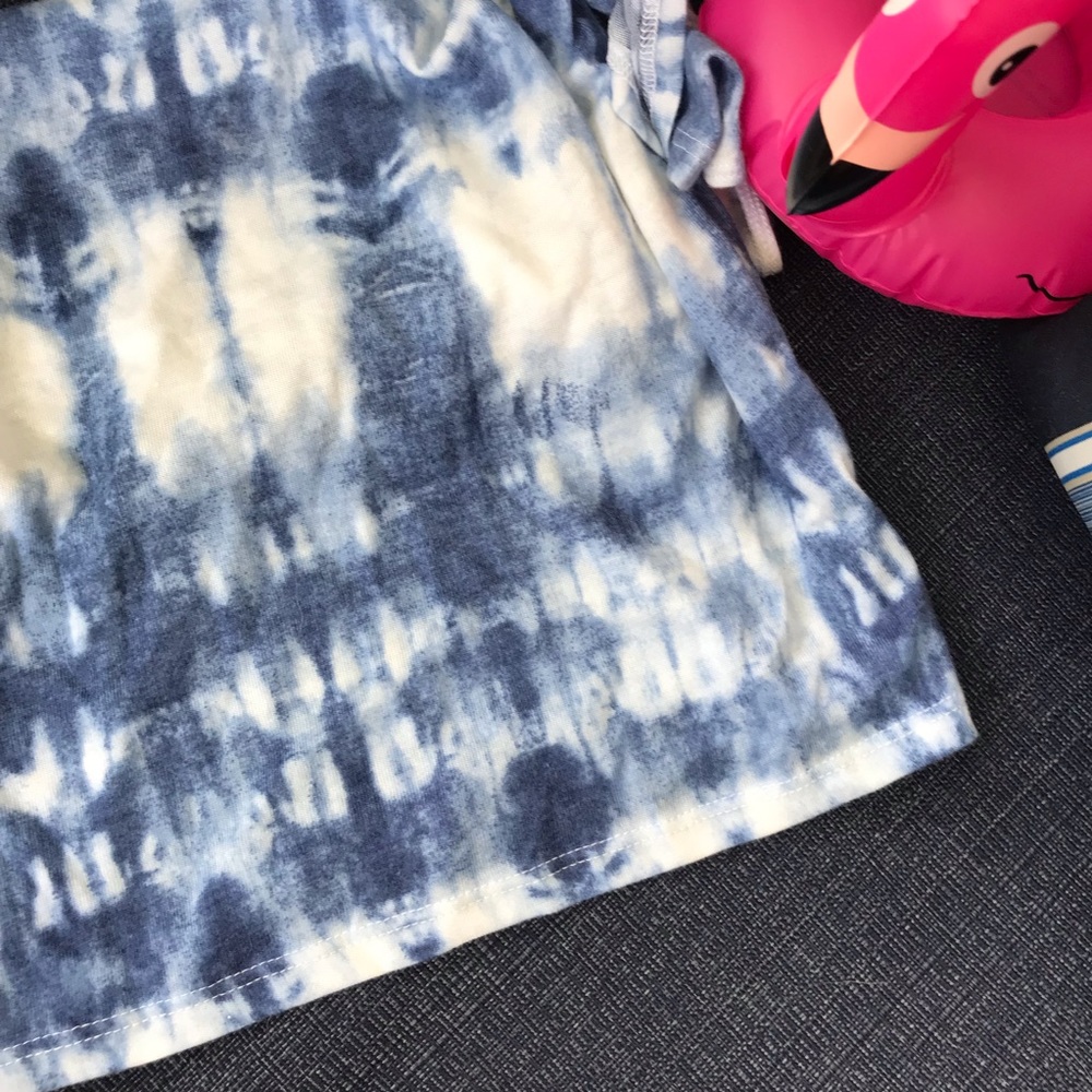 • NWOT Top • - Picture 3 of 4